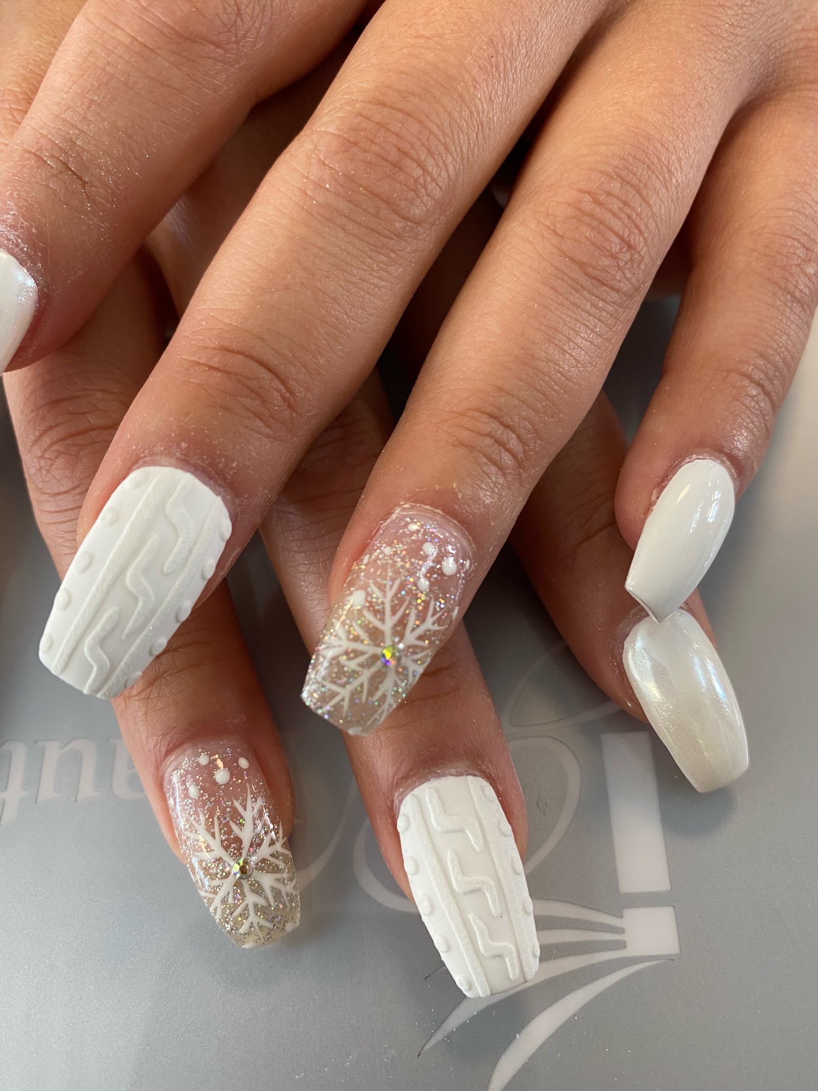 Lavish Nails & Lashes nail photo 4
